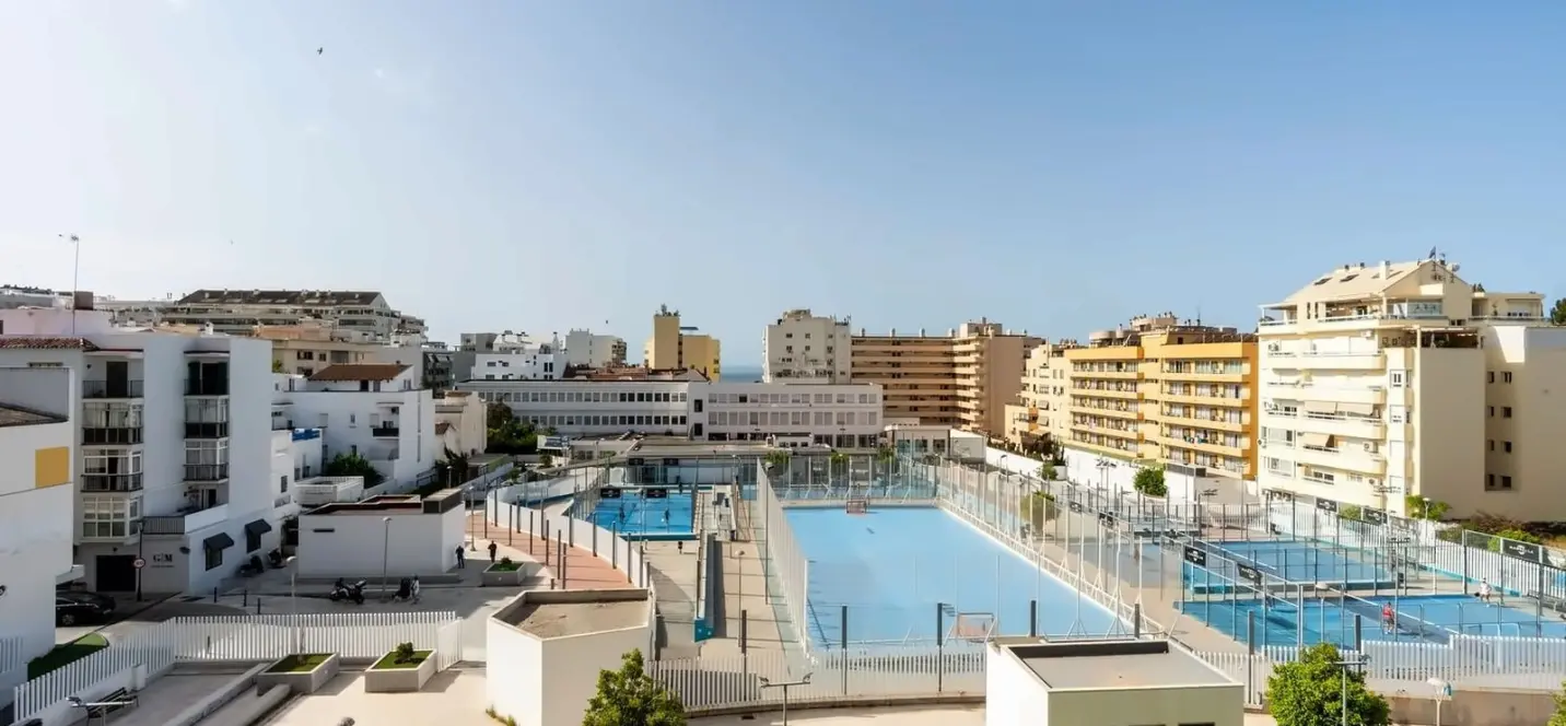 Sale of middle floor apartment in Marbella 1