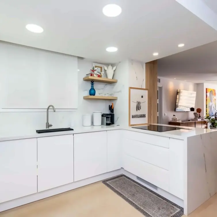 Sale of middle floor apartment in Marbella