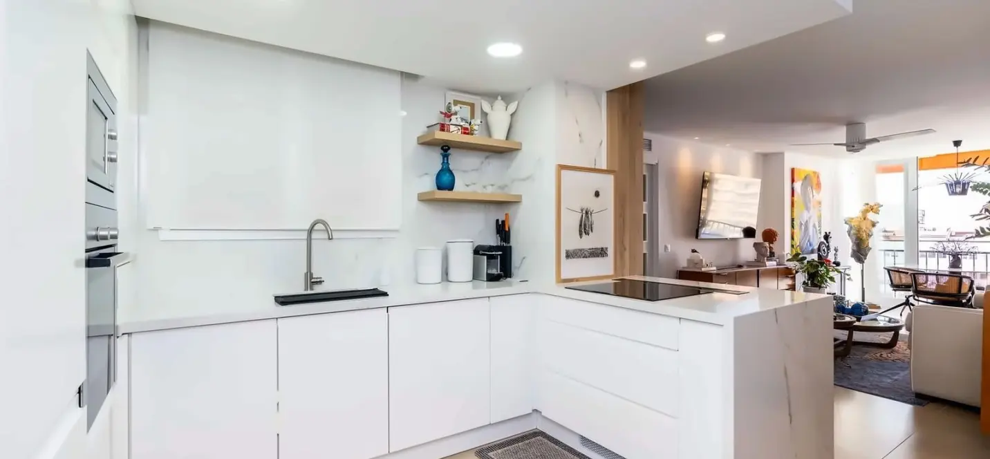 Sale of middle floor apartment in Marbella 3