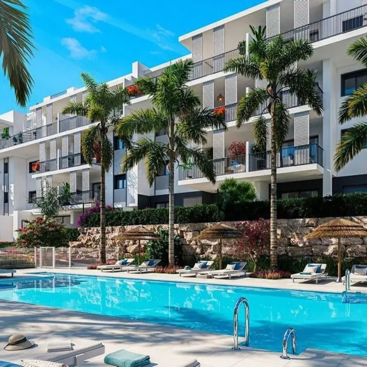 Sale of middle floor apartment in Estepona