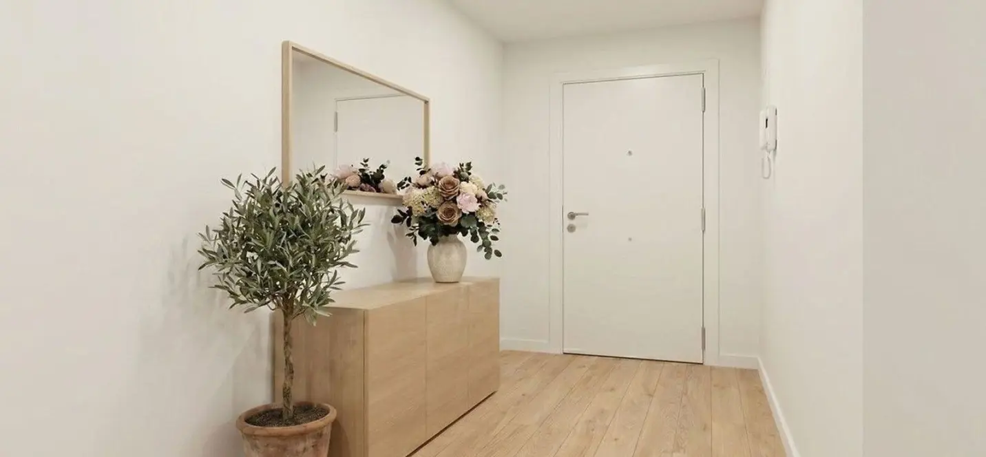 Sale of middle floor apartment in Estepona 2