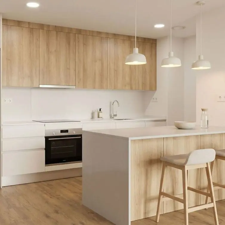 Sale of middle floor apartment in Estepona