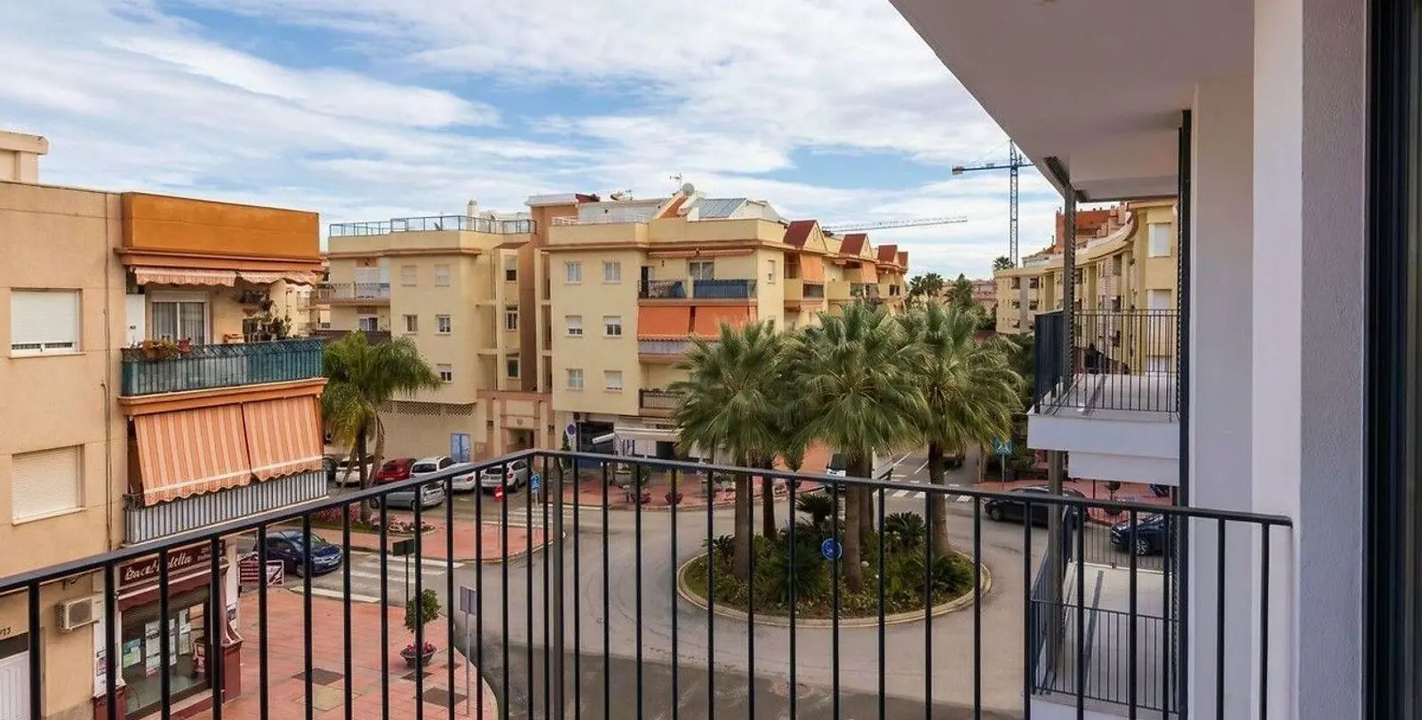 Sale of middle floor apartment in Estepona 9