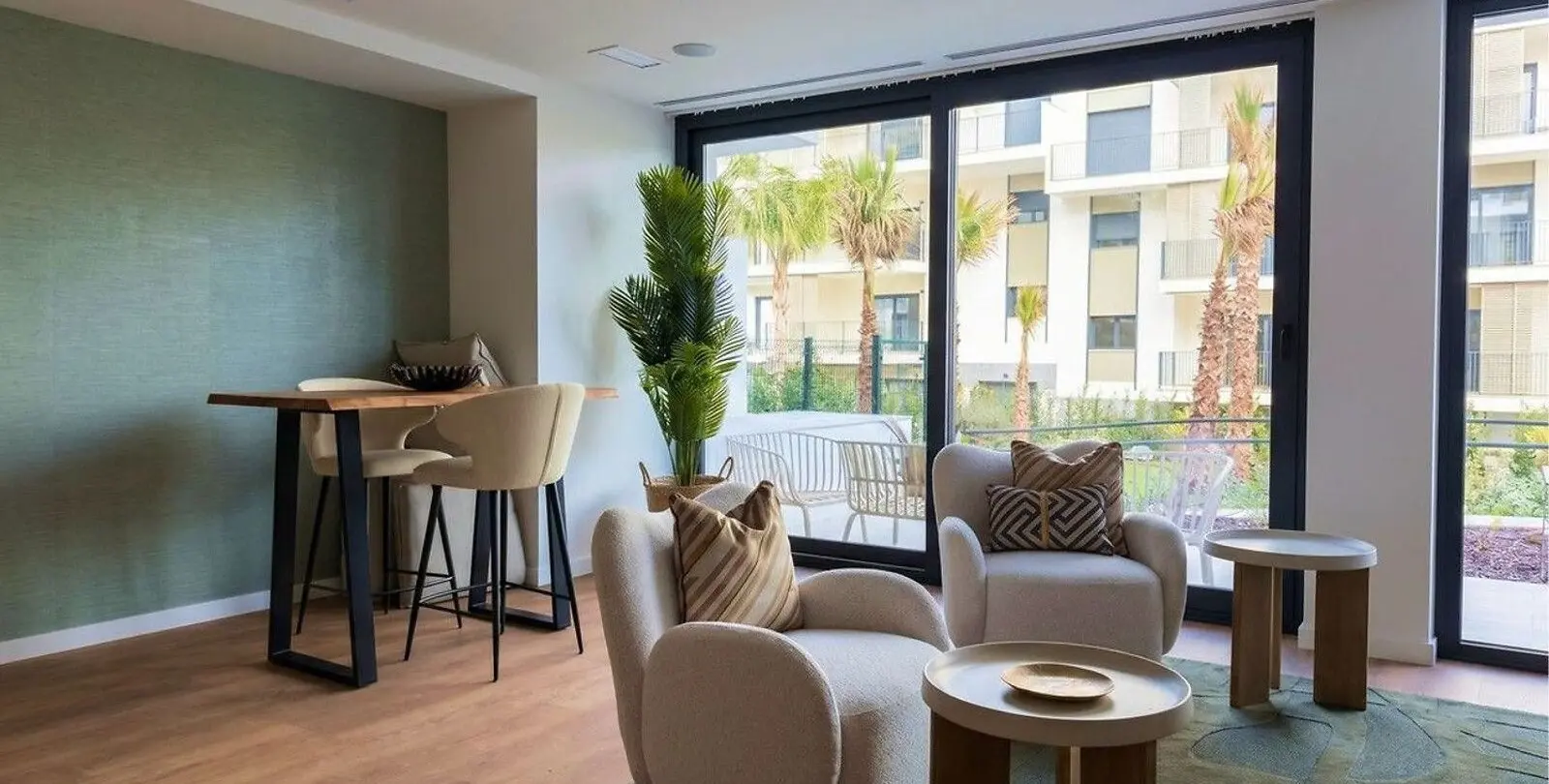 Sale of middle floor apartment in Estepona 12