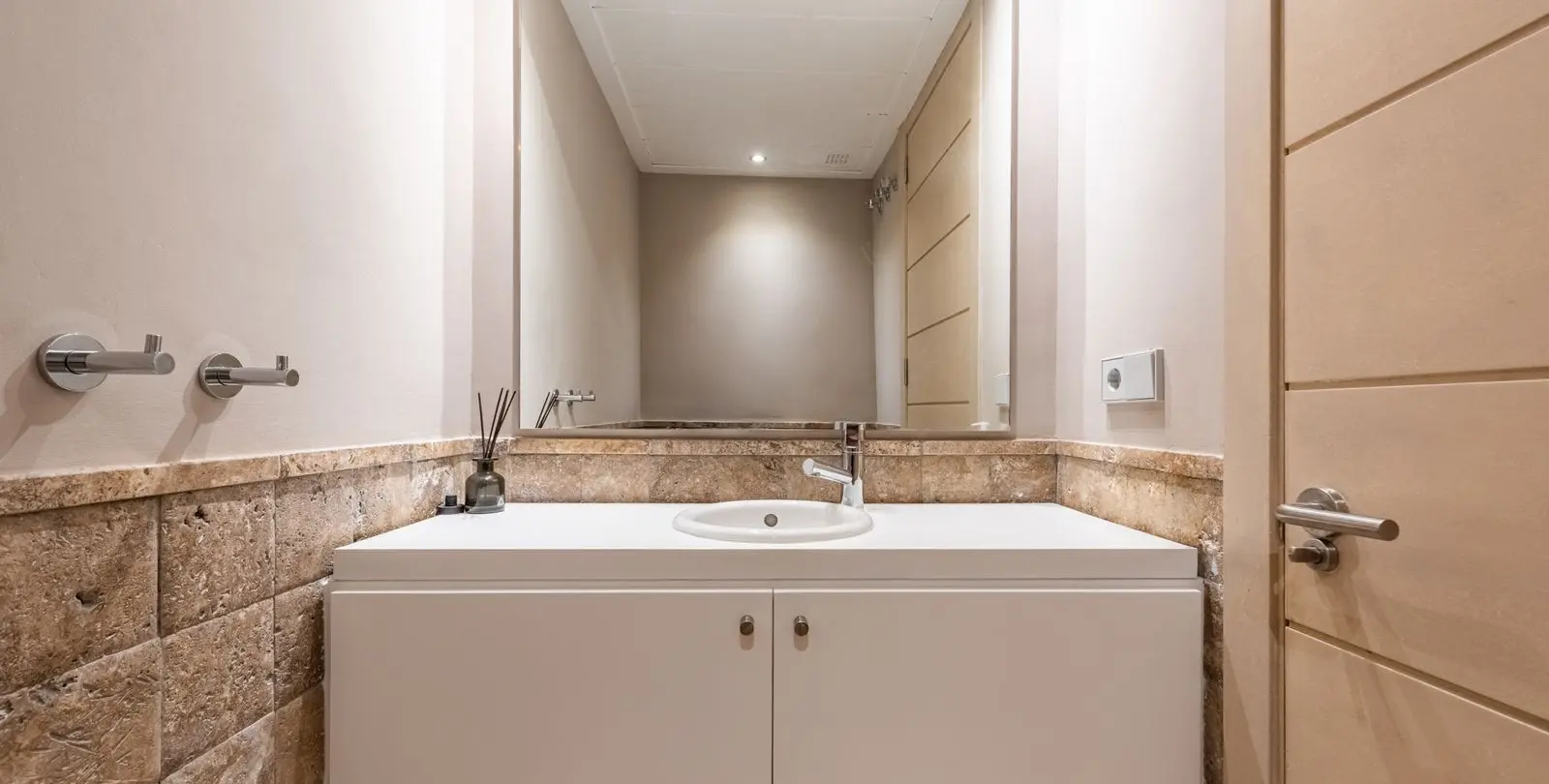 Sale of ground floor apartment in Los Flamingos 17