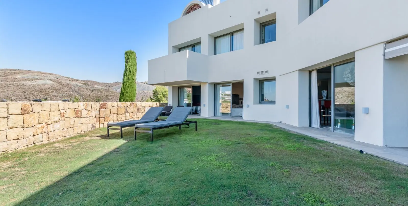 Sale of ground floor apartment in Los Flamingos 20