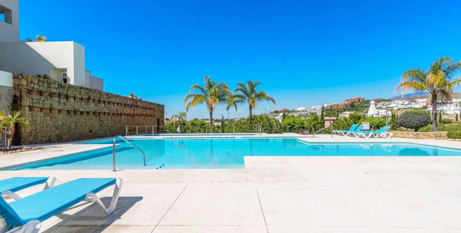 Sale of ground floor apartment in Los Flamingos 27