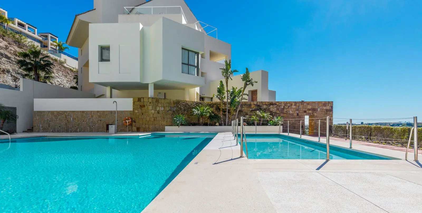 Sale of ground floor apartment in Los Flamingos 28