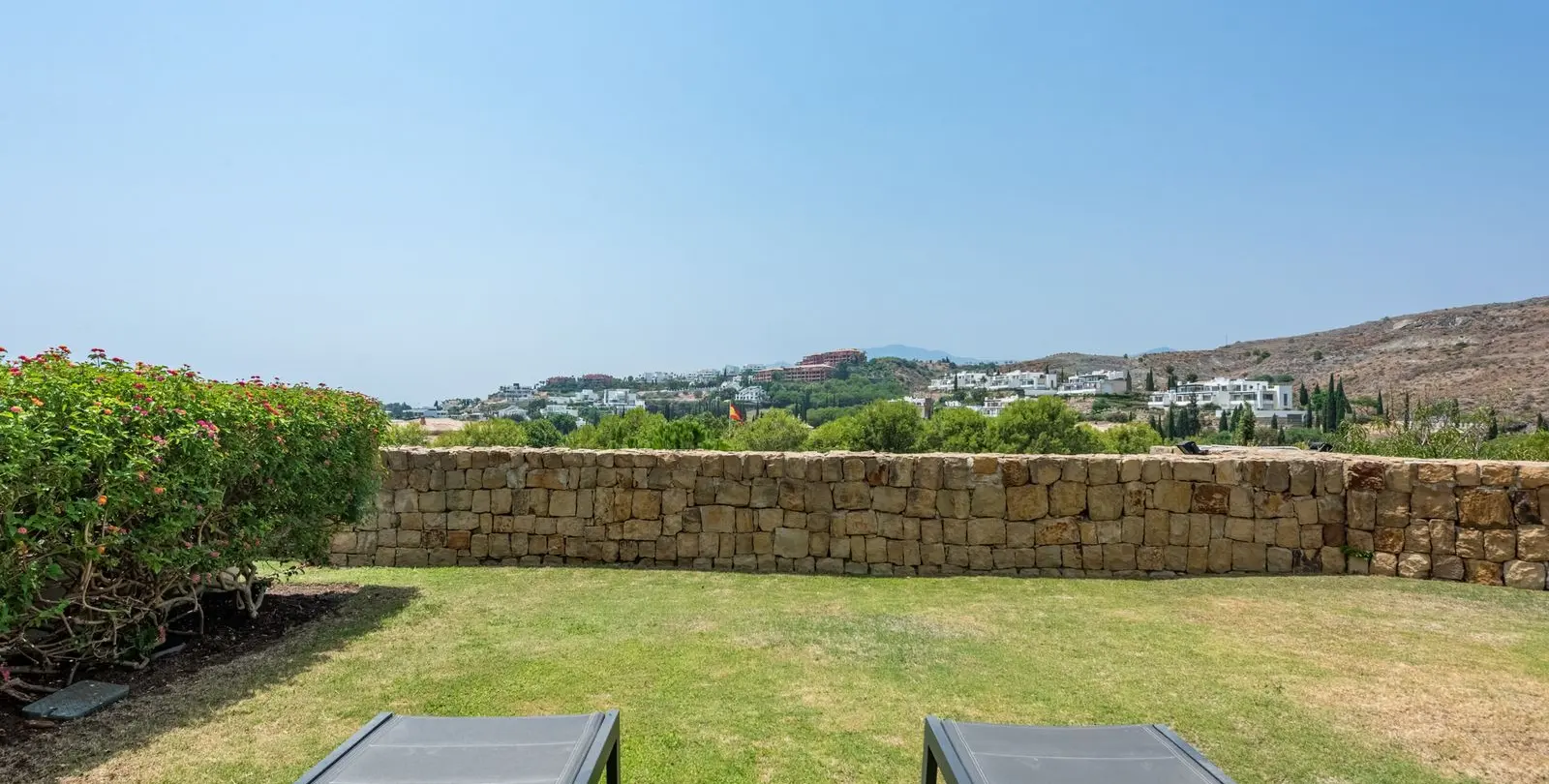 Sale of ground floor apartment in Los Flamingos 35