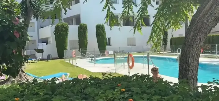 Sale of middle floor apartment in Nueva Andalucía 0