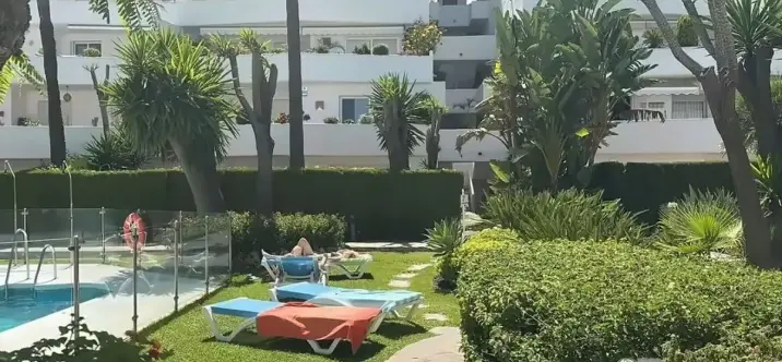 Sale of middle floor apartment in Nueva Andalucía 1