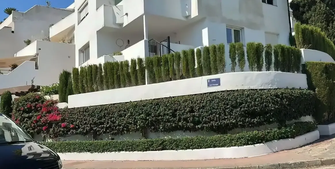 Sale of middle floor apartment in Nueva Andalucía 7