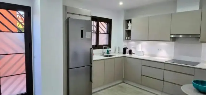 Sale of middle floor apartment in Estepona 4
