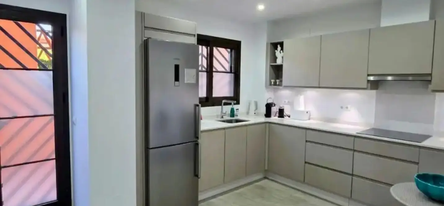 Sale of middle floor apartment in Estepona 4
