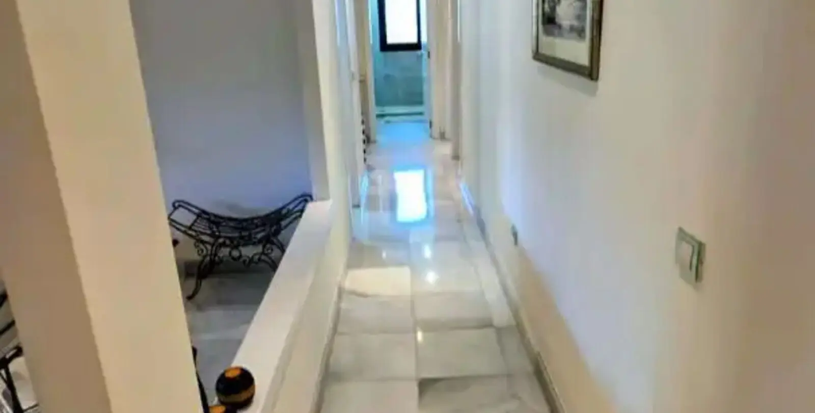 Sale of middle floor apartment in Estepona 7