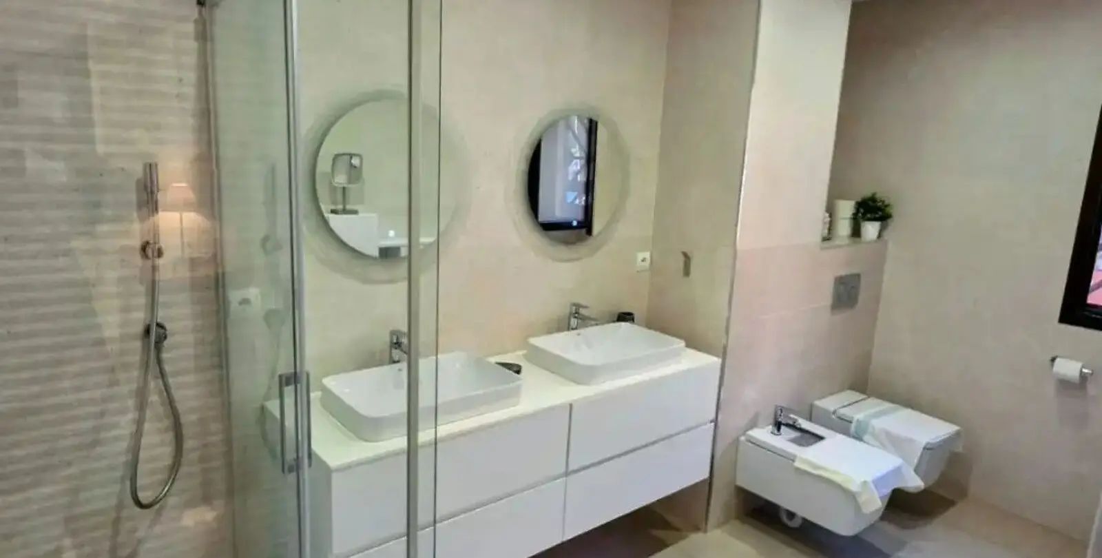 Sale of middle floor apartment in Estepona 9