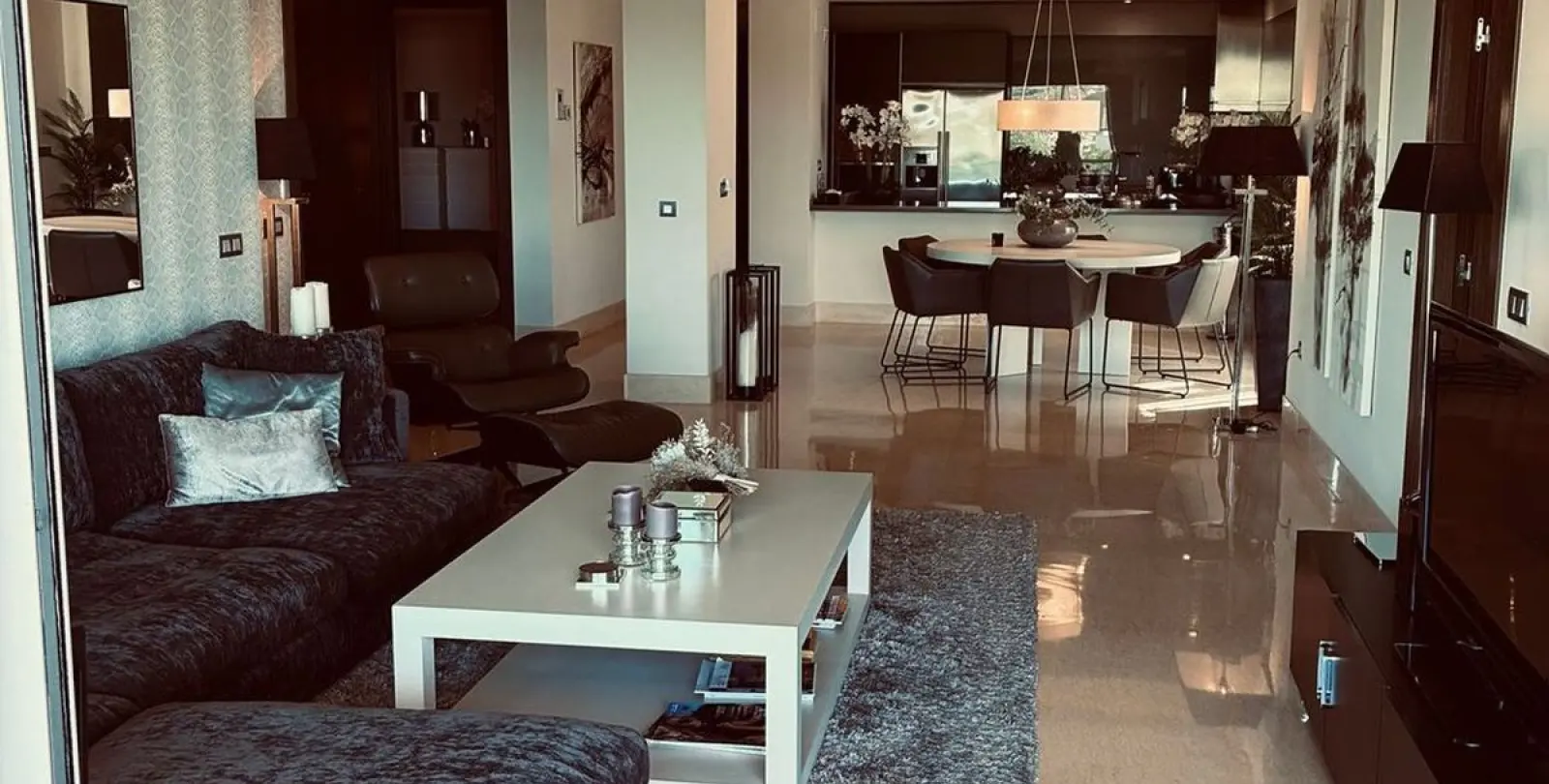 Sale of middle floor apartment in Benahavís 6
