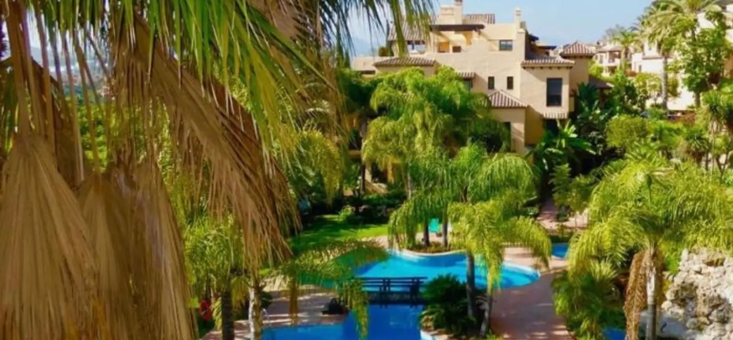 Sale of penthouse duplex in Estepona 0