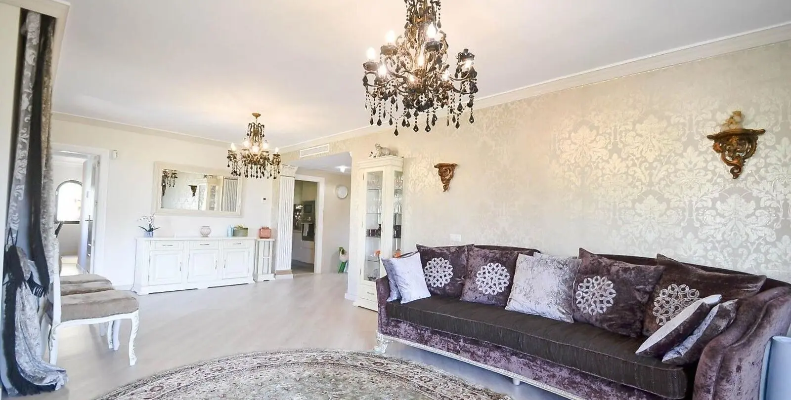 Sale of penthouse duplex in Estepona 3