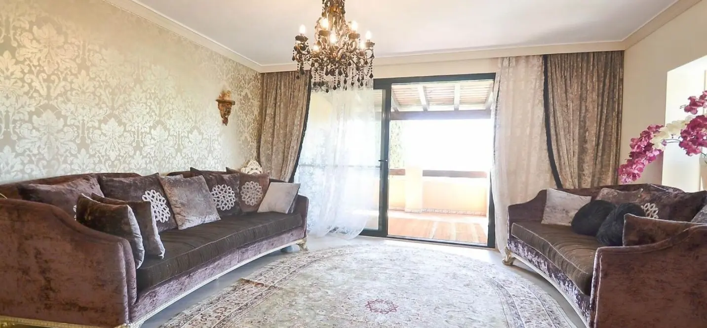 Sale of penthouse duplex in Estepona 3