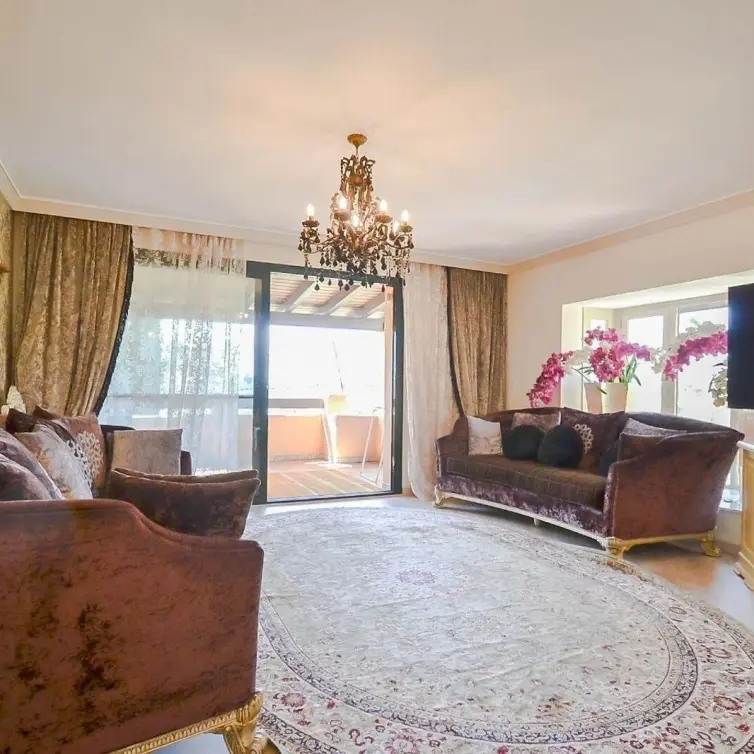 Sale of penthouse duplex in Estepona