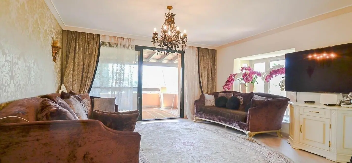 Sale of penthouse duplex in Estepona 4