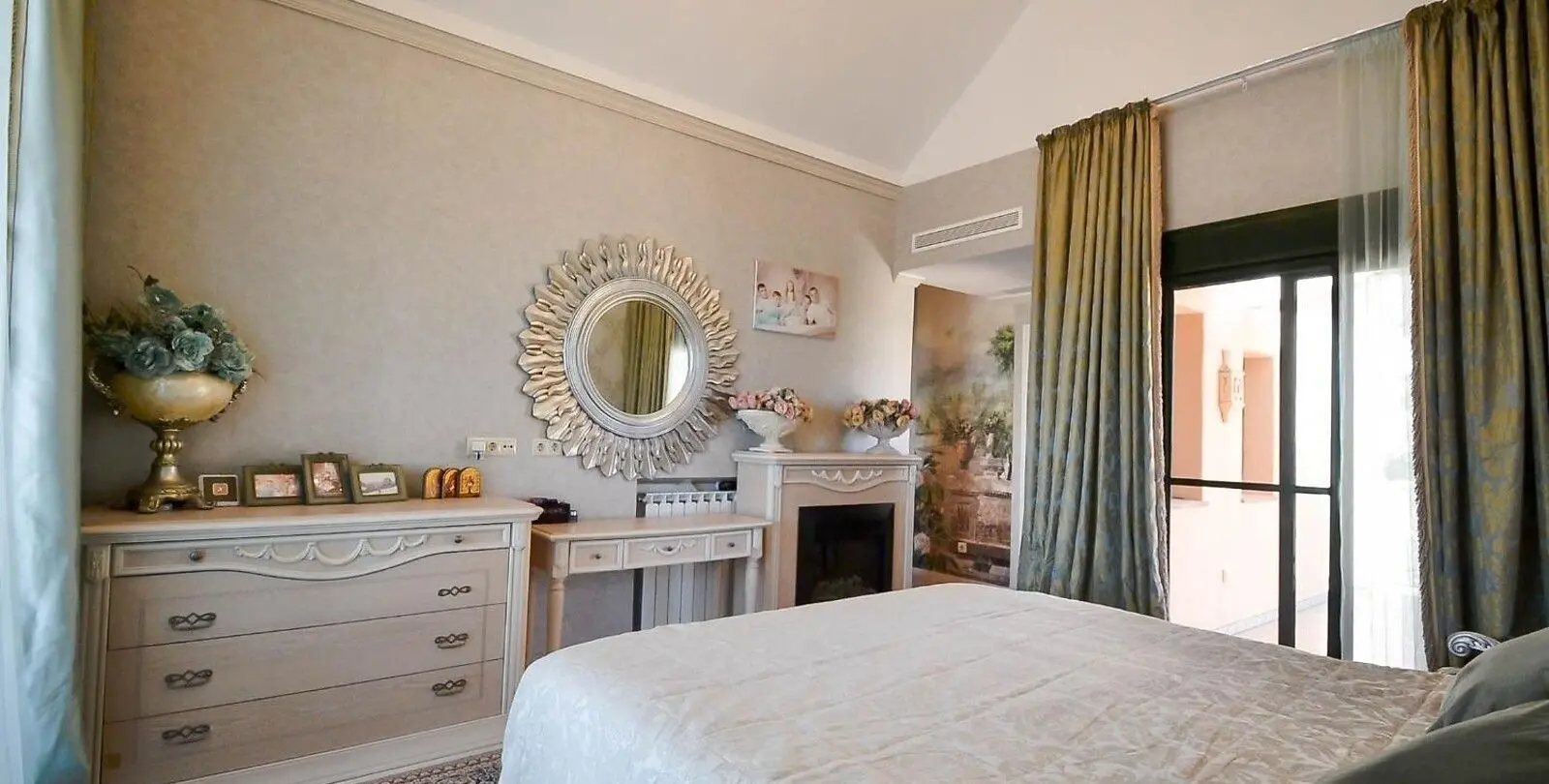 Sale of penthouse duplex in Estepona 14