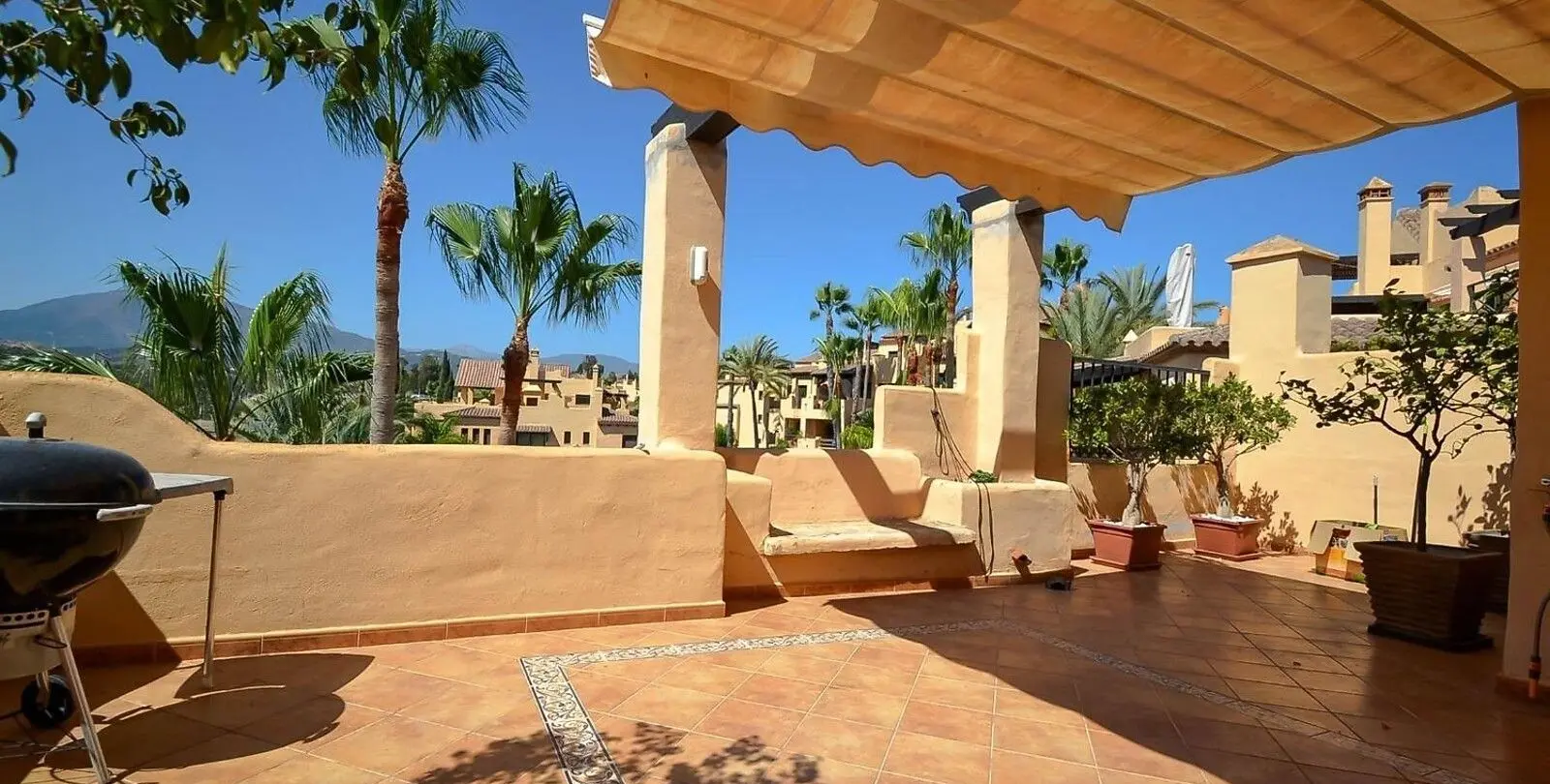 Sale of penthouse duplex in Estepona 20