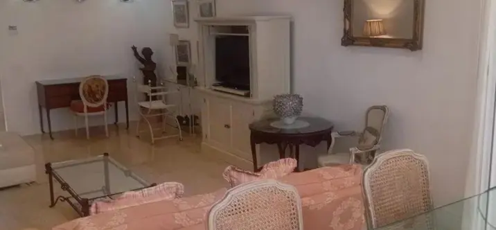 Sale of middle floor apartment in The Golden Mile 4