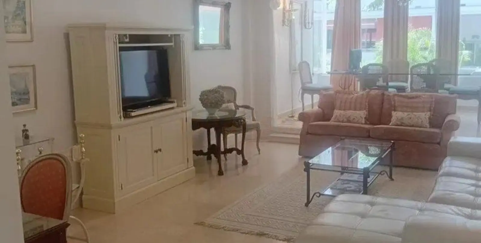 Sale of middle floor apartment in The Golden Mile 3