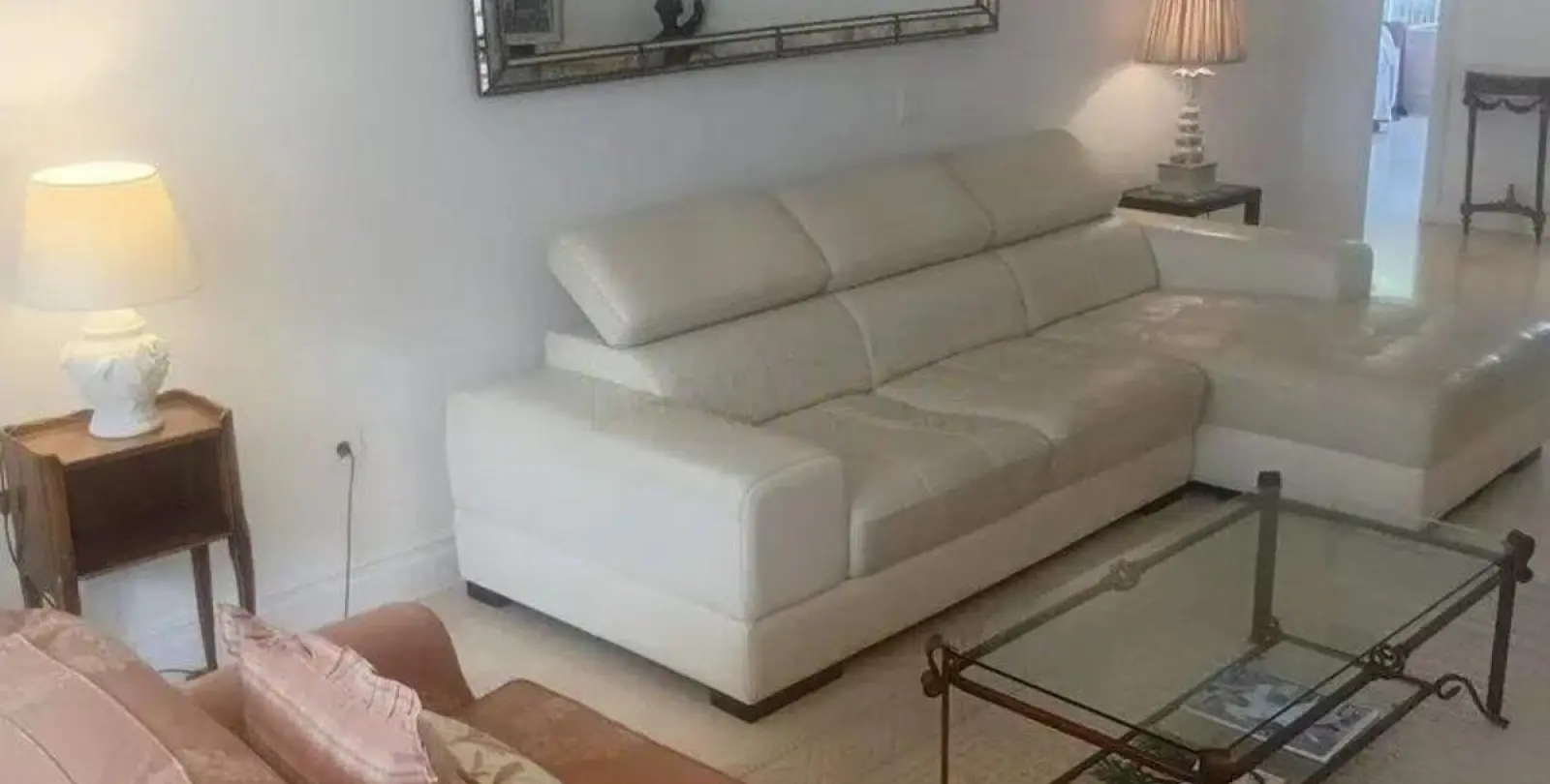 Sale of middle floor apartment in The Golden Mile 4