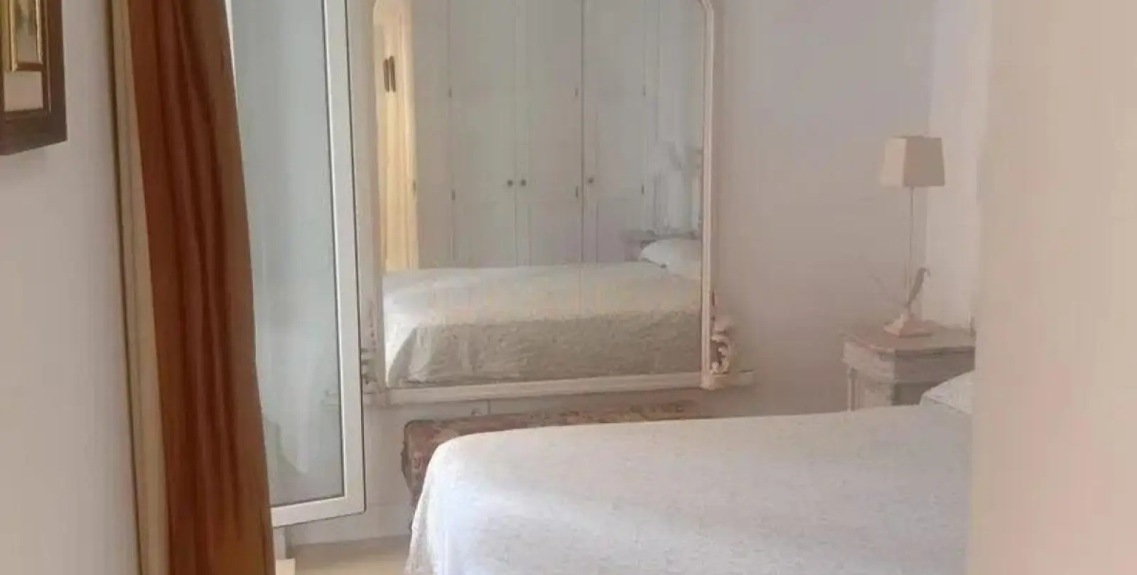 Sale of middle floor apartment in The Golden Mile 10