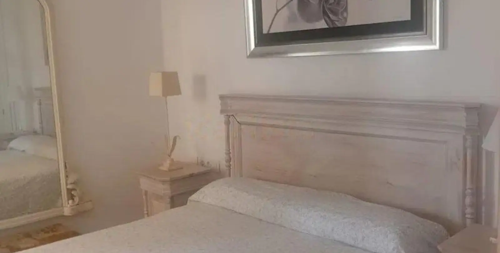 Sale of middle floor apartment in The Golden Mile 11