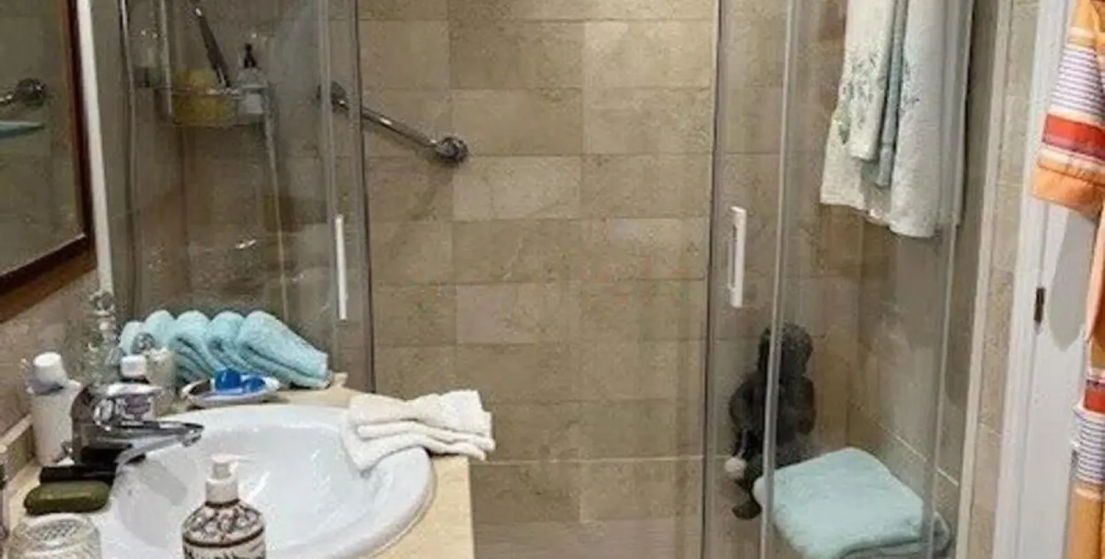 Sale of middle floor apartment in The Golden Mile 13
