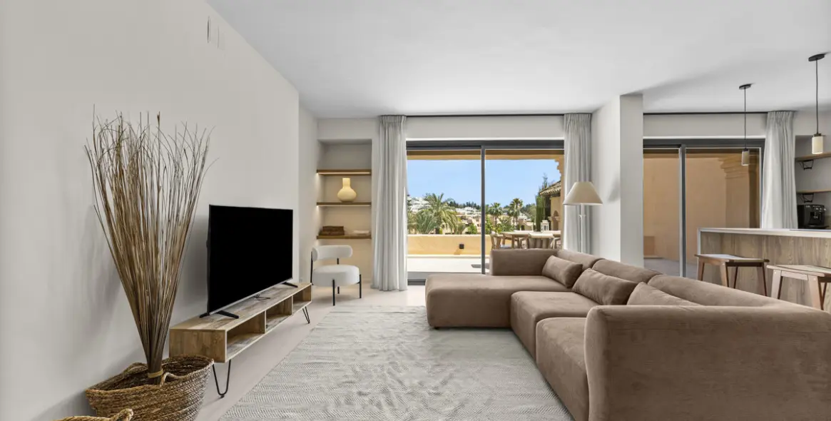 Sale of penthouse duplex in Estepona 5