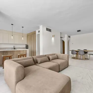 Sale of penthouse duplex in Estepona
