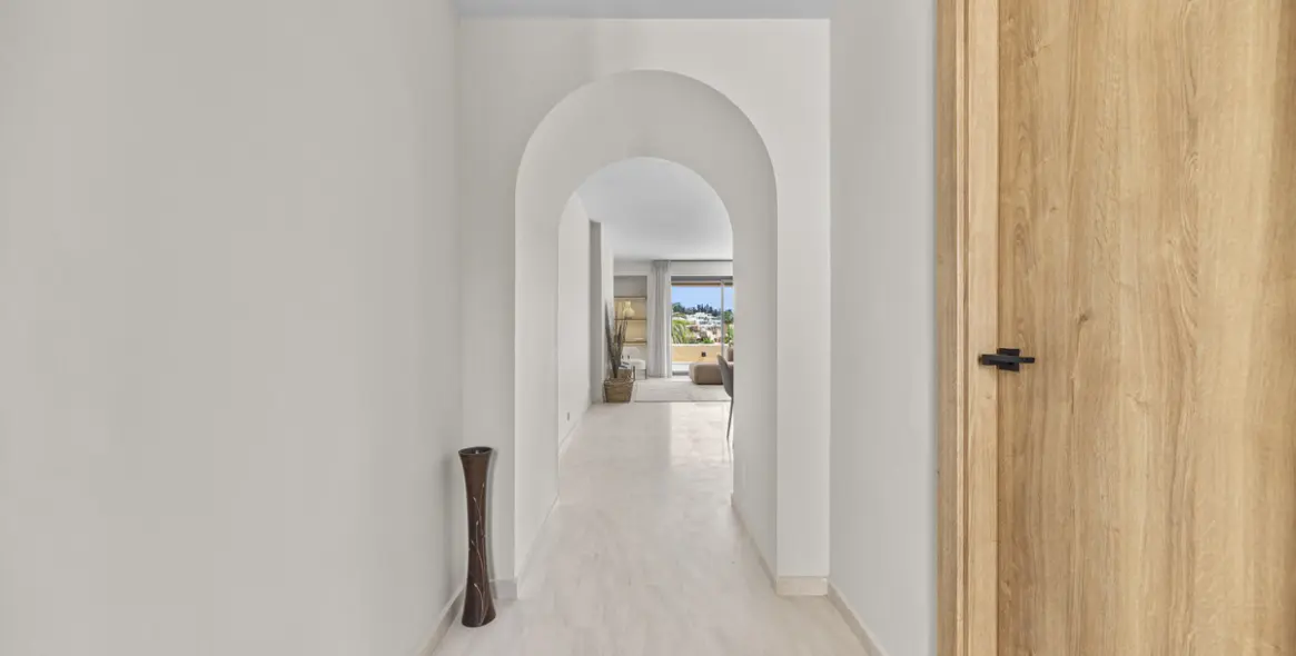 Sale of penthouse duplex in Estepona 13