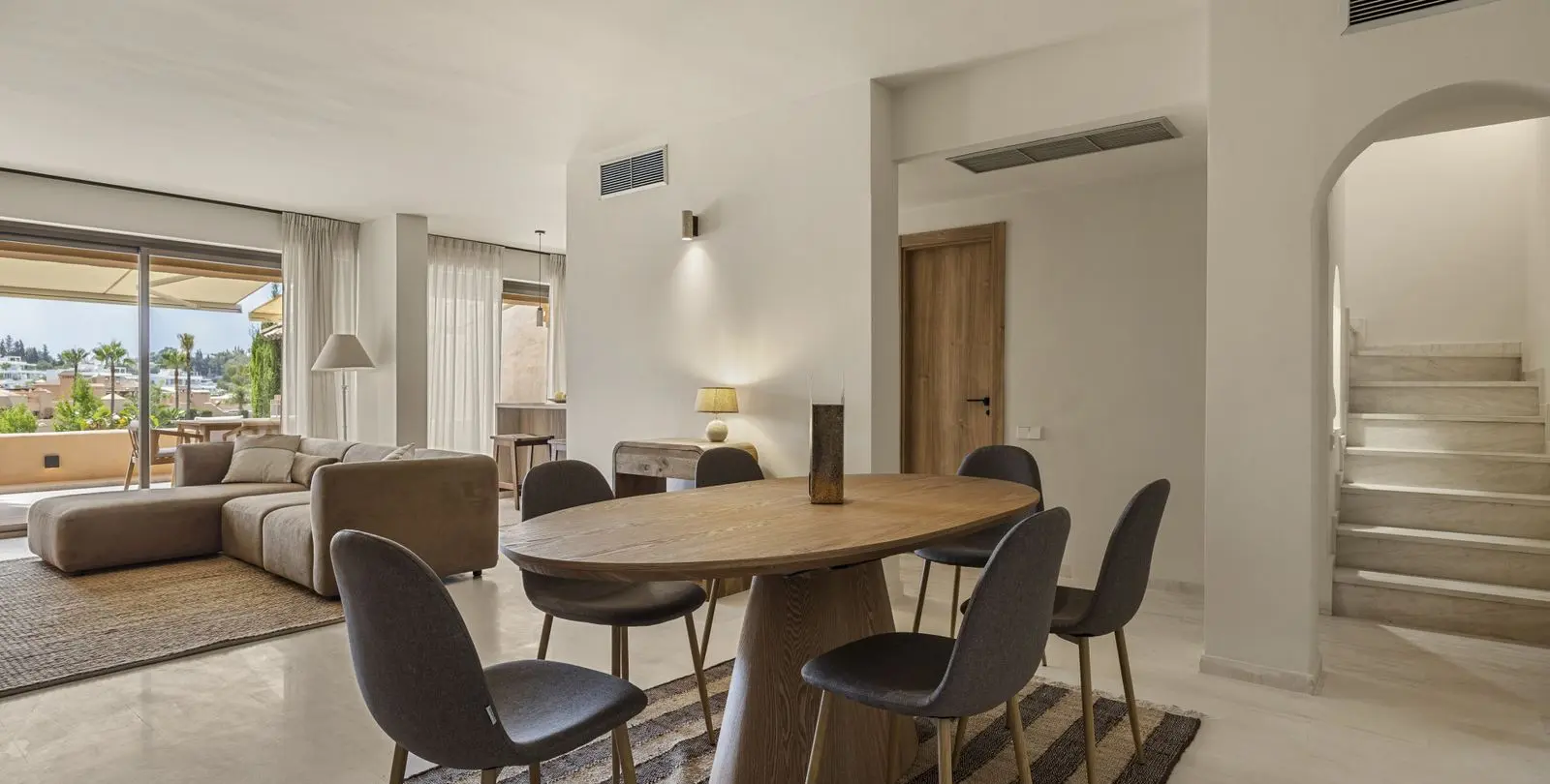 Продажа двухуровневого пентхауса в Estepona 3