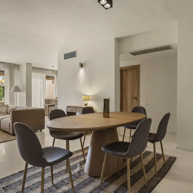 Продажа двухуровневого пентхауса в Estepona