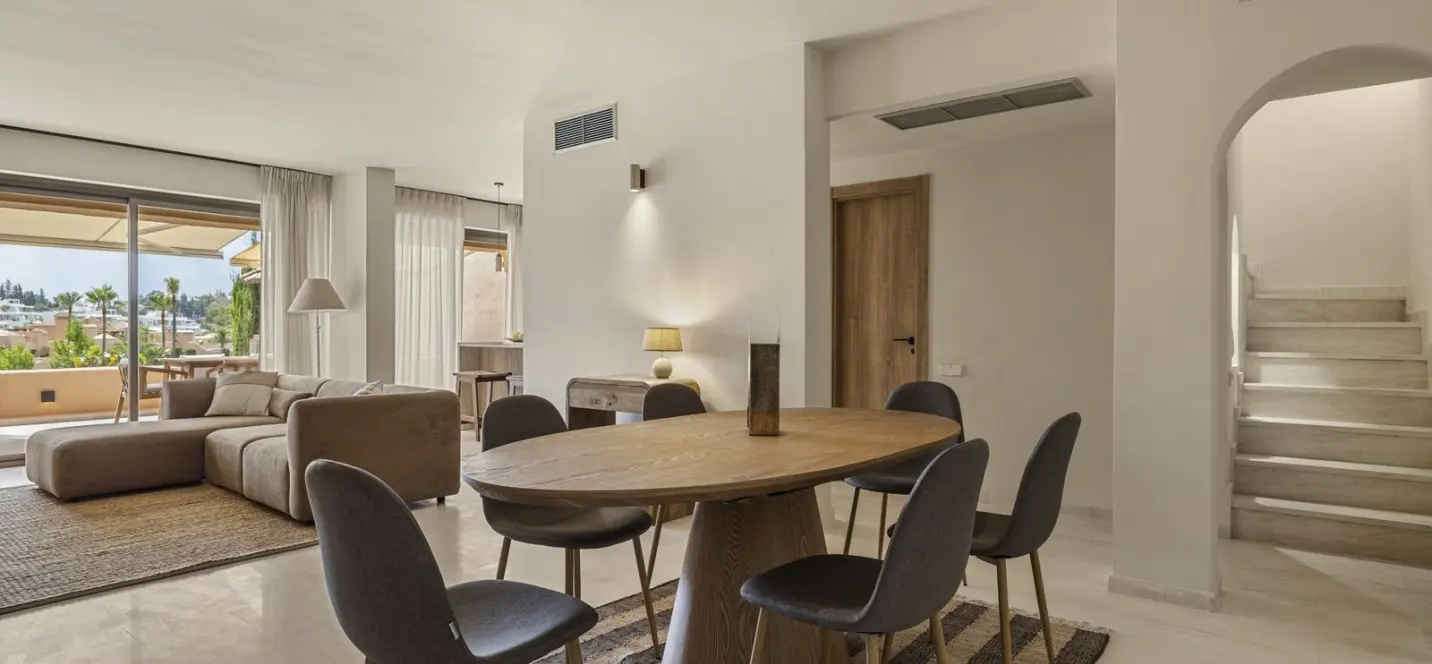 Продажа двухуровневого пентхауса в Estepona 2