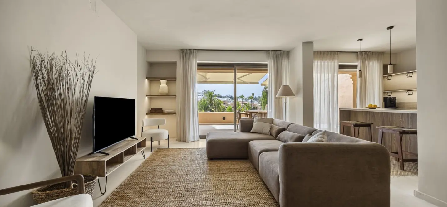 Продажа двухуровневого пентхауса в Estepona 4