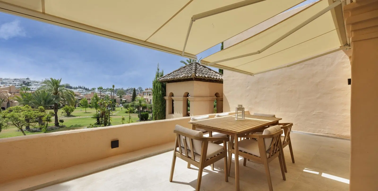 Продажа двухуровневого пентхауса в Estepona 26