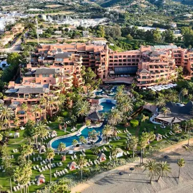 Venta de apartamento en planta media en Estepona