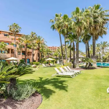 Venta de apartamento en planta media en Estepona