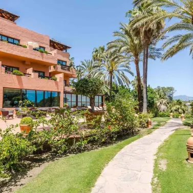 Venta de apartamento en planta media en Estepona
