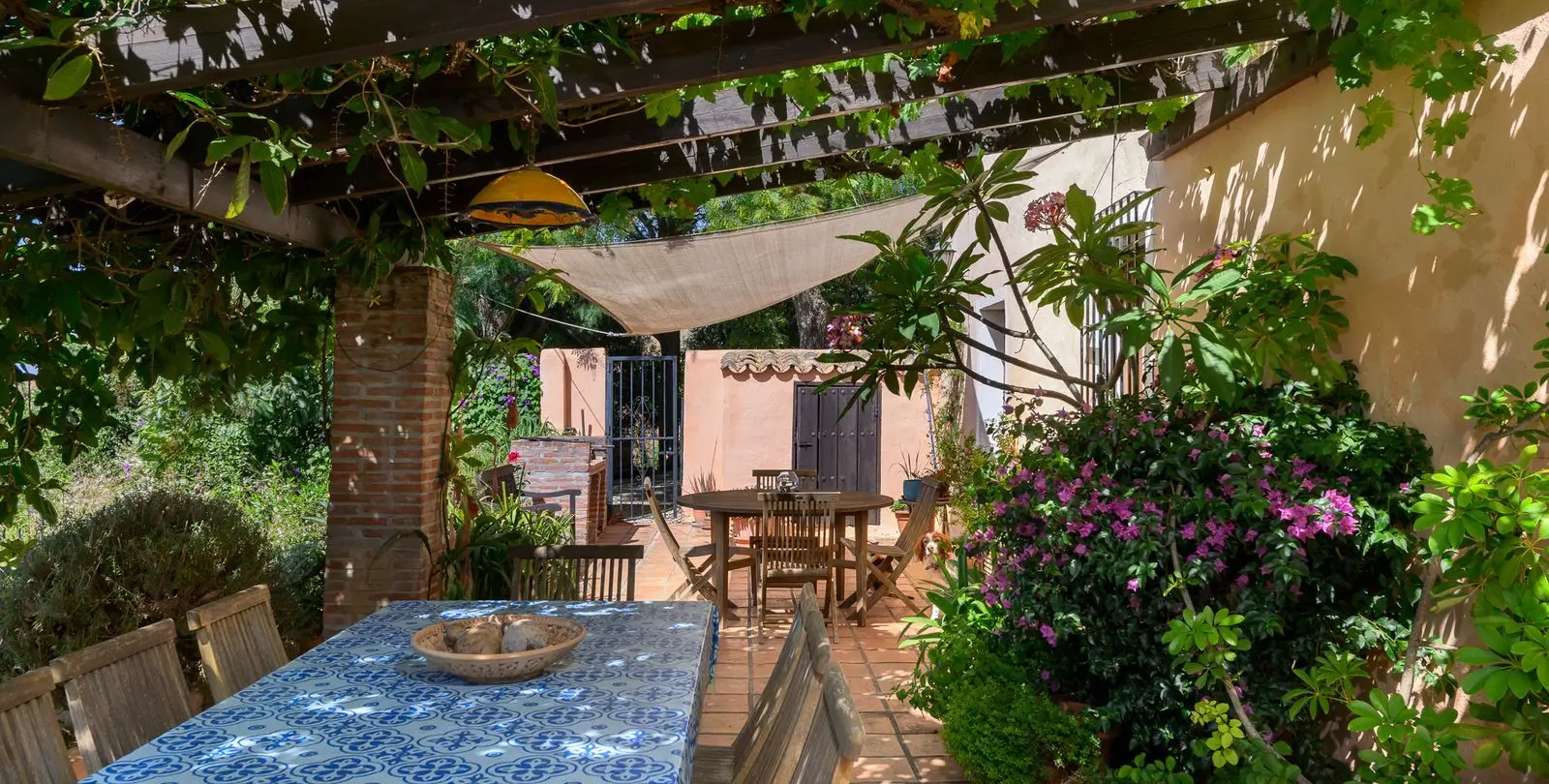 Продажа  отдельно стоящей виллы в Estepona 4