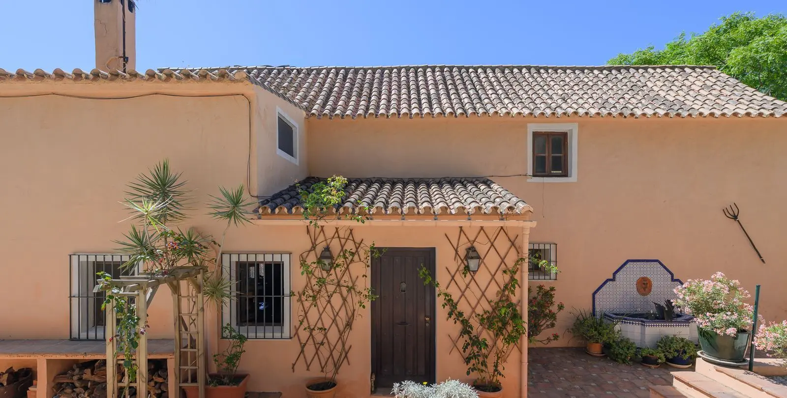 Продажа  отдельно стоящей виллы в Estepona 21