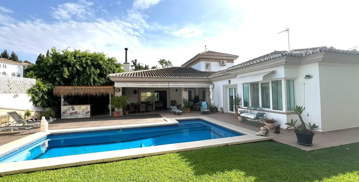 Sale of detached villa in Sierrezuela 4