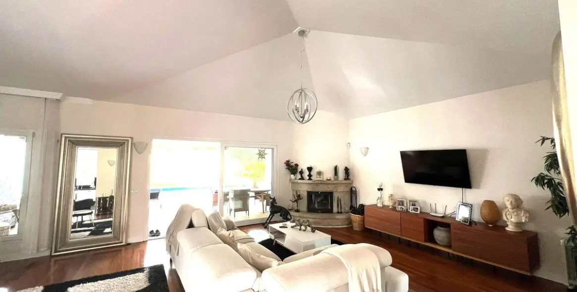 Sale of detached villa in Sierrezuela 20