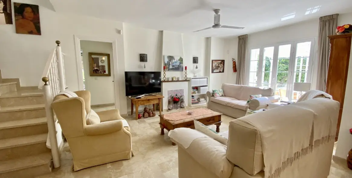 Venta de villa independiente en Benamara 12